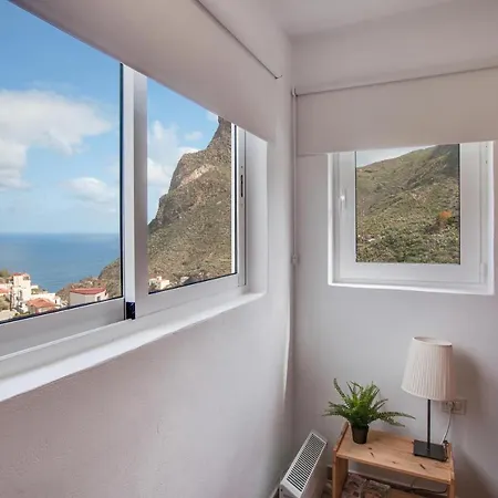 Casa Taganana * Санта-Крус-де-Тенерифе
